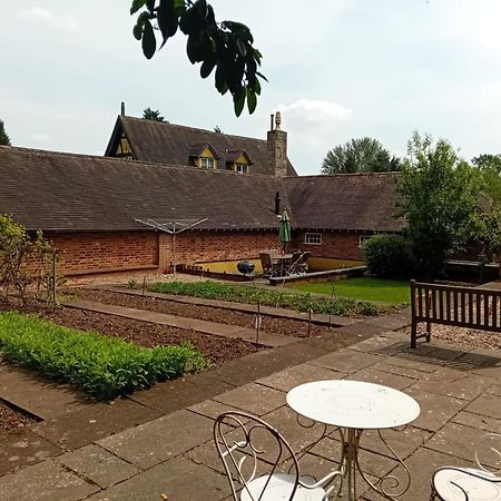 Вилла Dovehouse Farm Бирмингем Экстерьер фото